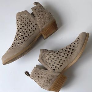 Carlos Santana Taupe Ankle Boots Laser Cut